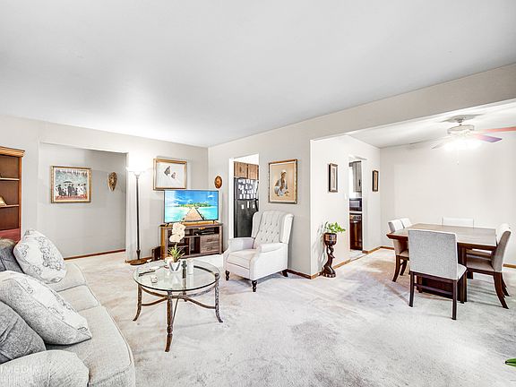 2nd image of 1259 Cunningham Dr APT 2W