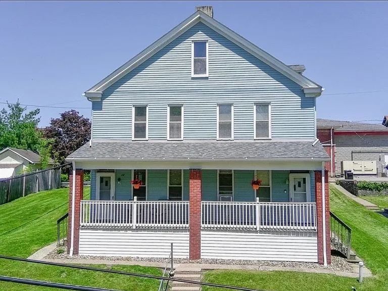 18 Foster Ave — Photo 1