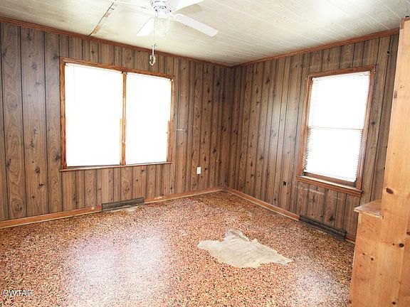 4th image of 1155 S Main St