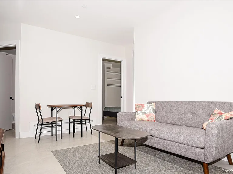 315-1J W Broadway W #1J — Photo 11