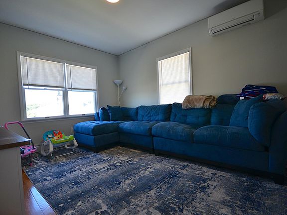 2nd image of 16 Lincoln Ave #2