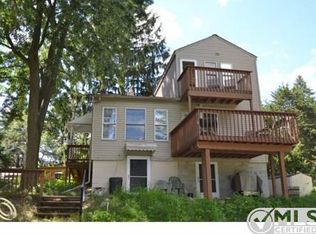 2720 Steeple Hill Rd, White Lake, MI 48383