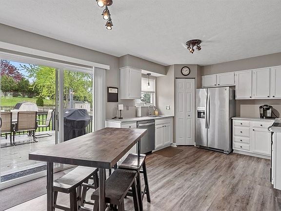 3rd image of 117 Winterbrook Dr