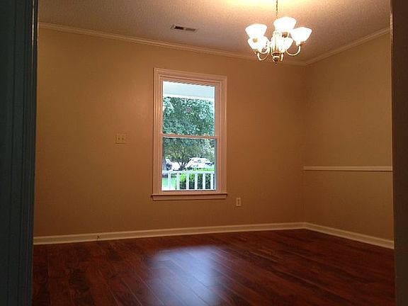 4th image of 301 Belcross Dr
