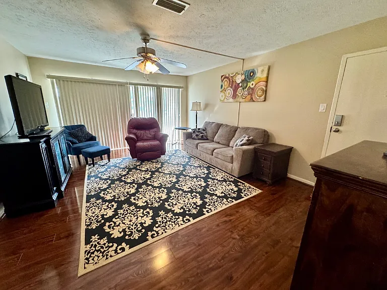103 E Lockhaven Dr #D — Photo 25