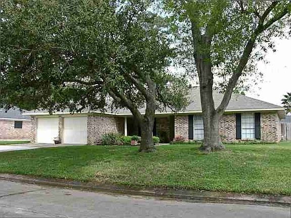2nd image of 1070 Monterrey Dr