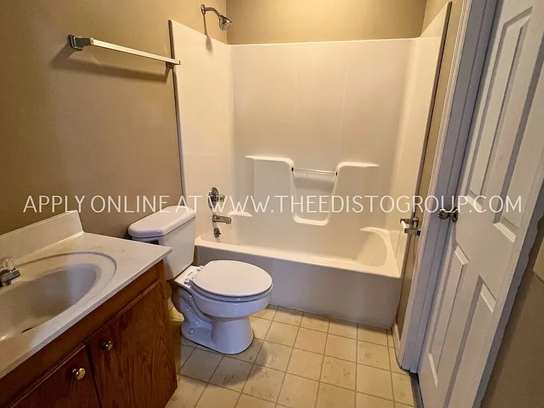 1031-1091 Fairfield St NE — Photo 8