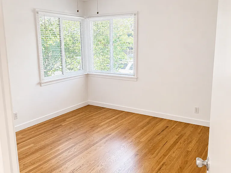 326 Stewart — Photo 11