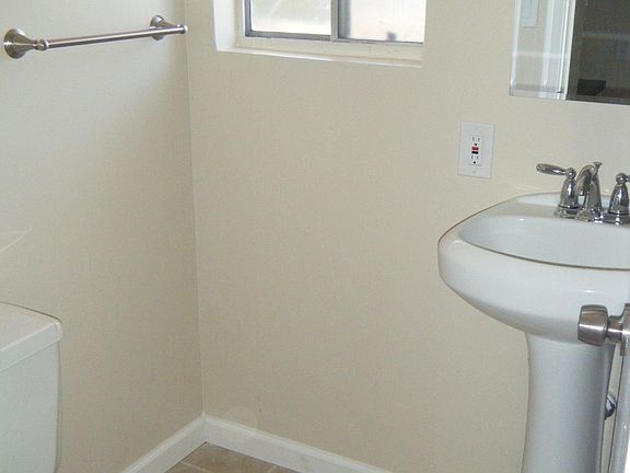 4th image of 260 Mariposa Ave APT 17
