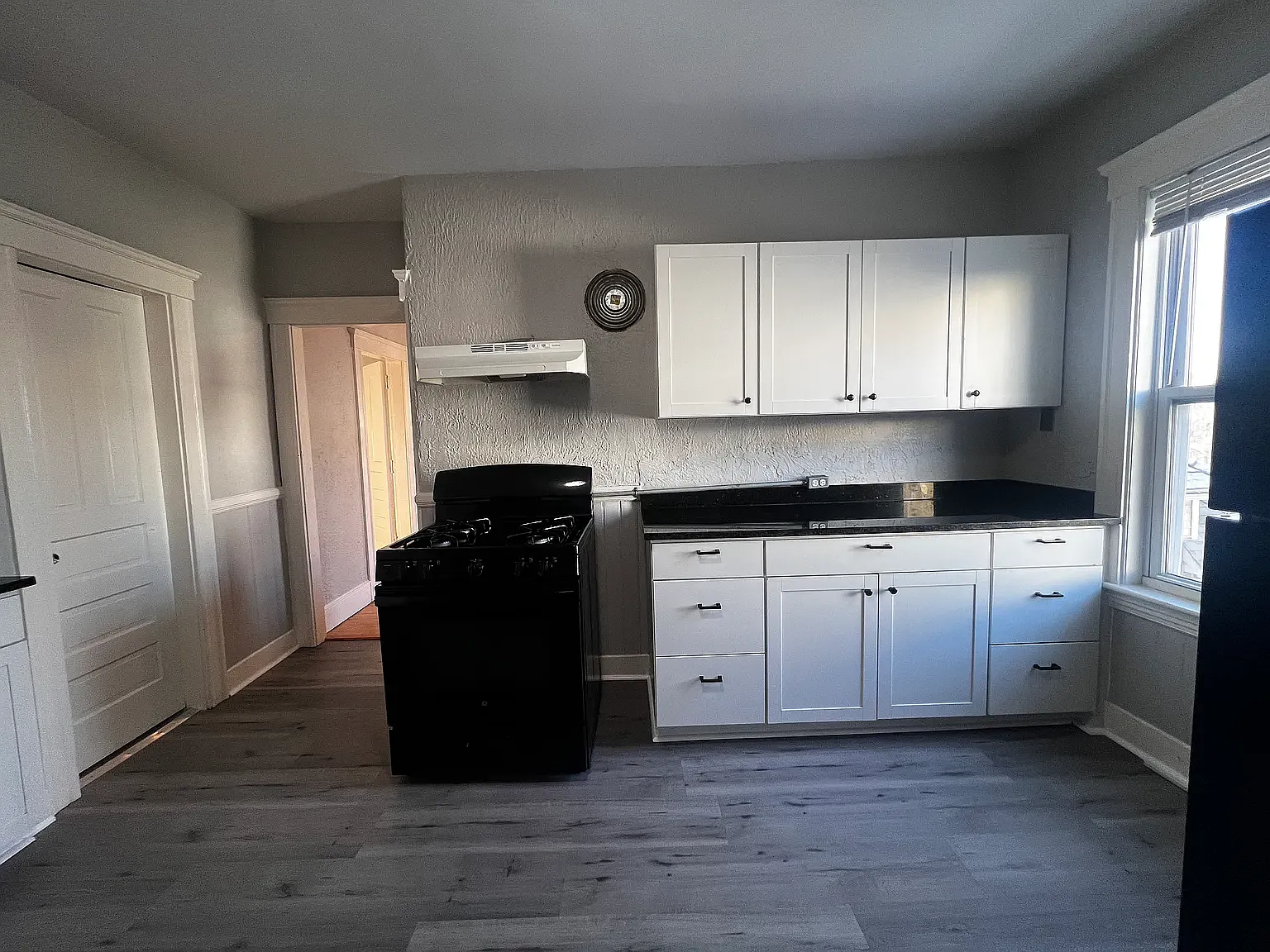 3 bed, 1.0 bath, $2,000 — Photo 3