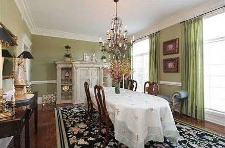4th image of 1529 Bankbury Way