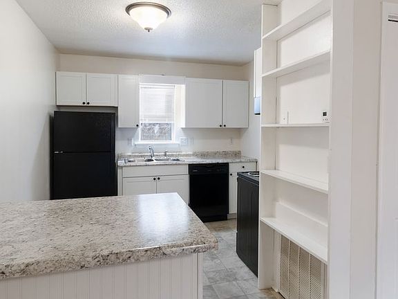 3rd image of 100 Bearwood Dr #100R