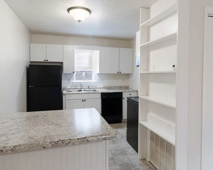 100 Bearwood Dr — Photo 3