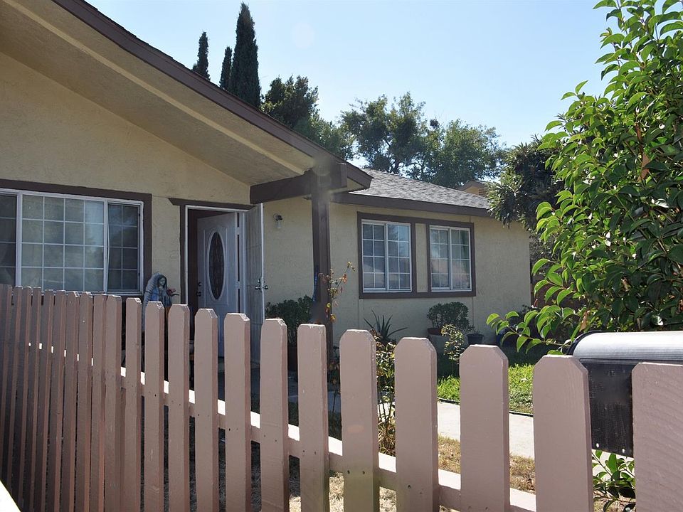 1st image of 218 Cindy Ln