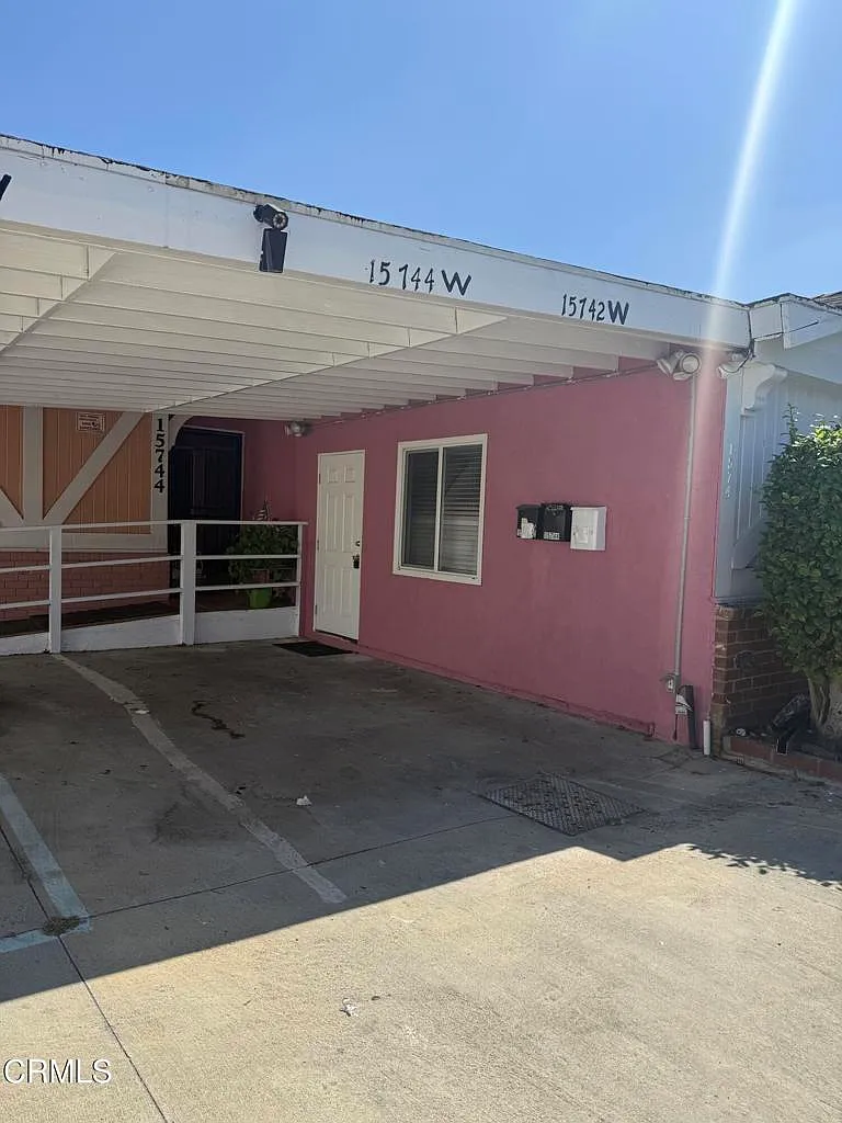1 bed, 1.0 bath, 450 sqft, $1,800 — Photo 1