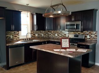 508 E 8th St, Muscatine, IA 52761