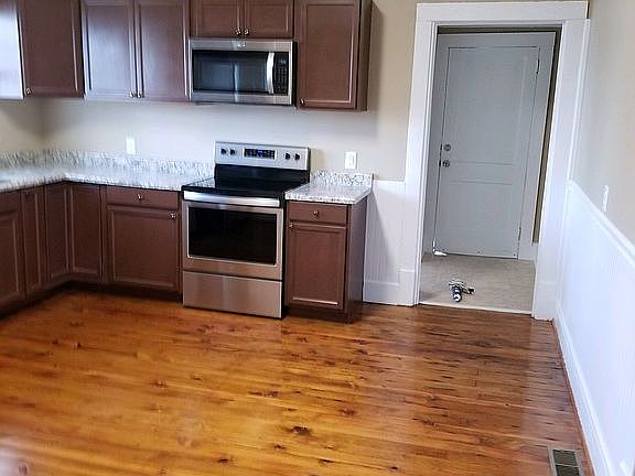 Fabulous Kitchen with Dining