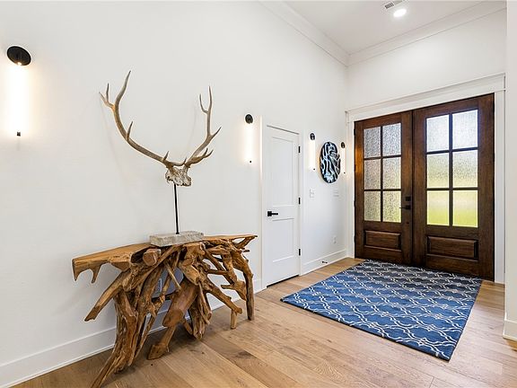 2nd image of 2808 Palisades Cir