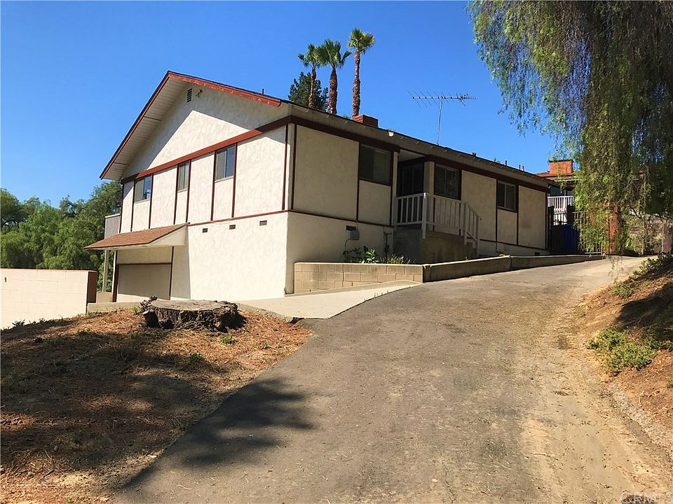 1st image of 16022 Puesta Del Sol Dr