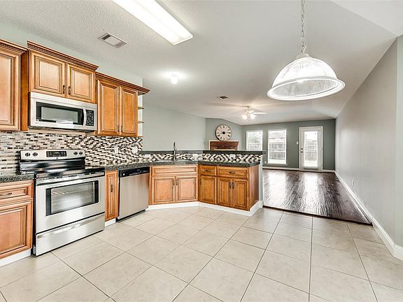 2nd image of 7210 Saturn Dr