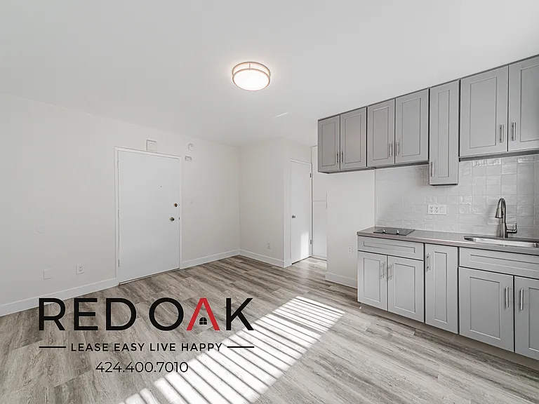 15938 Vanowen St #11 — Photo 2