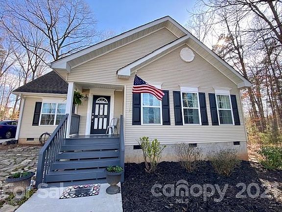2nd image of 3215 Frazier Dr