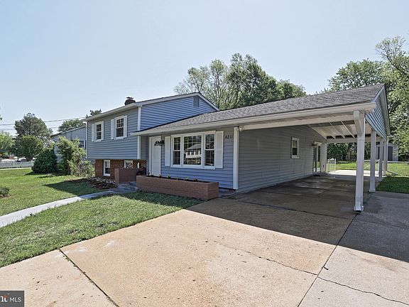 3rd image of 4811 Lawrence St