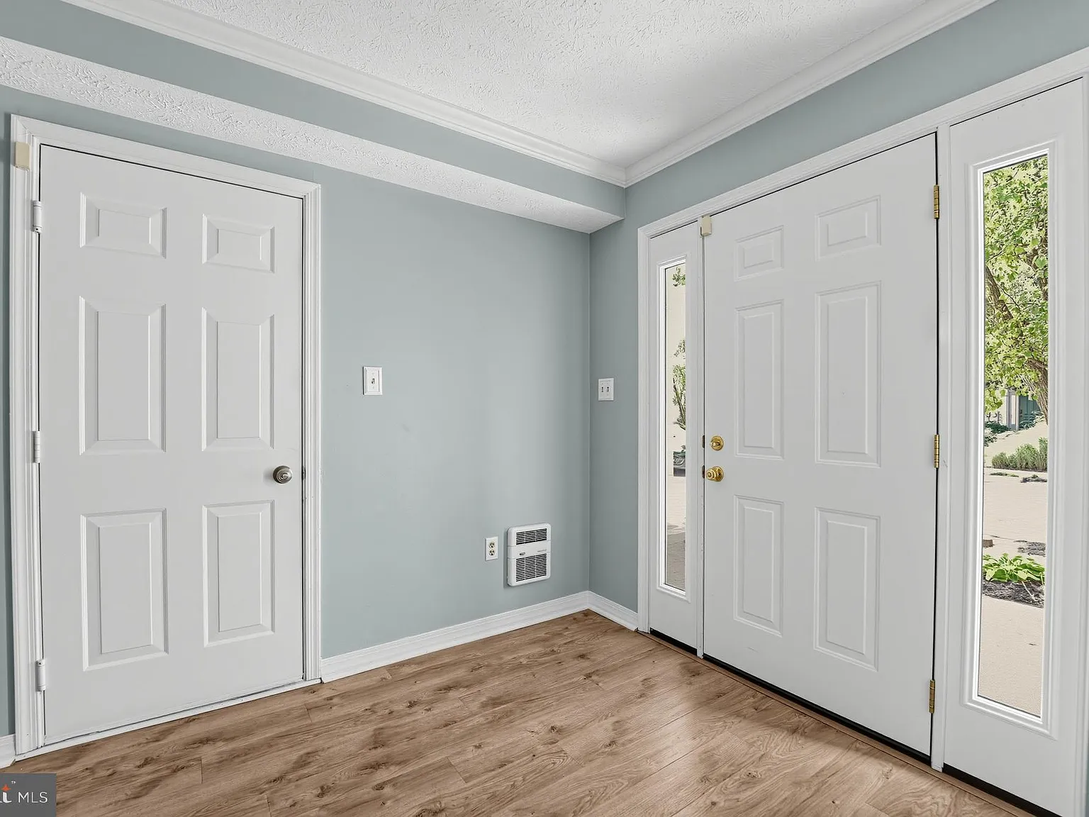 3 bed, 2.5 bath, 2069 sqft, $3,100 — Photo 4
