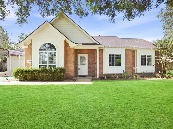 1945 Dorothy Ln, Sealy, TX 77474