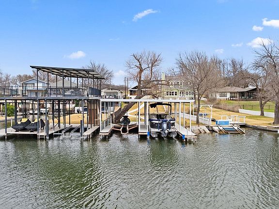 3rd image of 2028 Williams Lakeshore