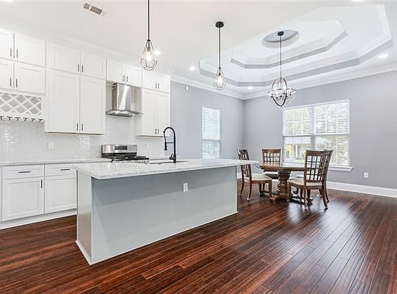 3rd image of 5223 Wildair Dr