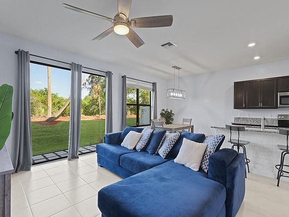 3rd image of 10073 W Villa Cir