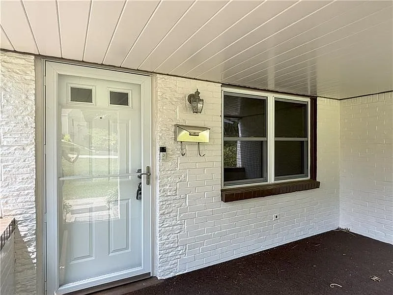 3 bed, $1,800 — Photo 4
