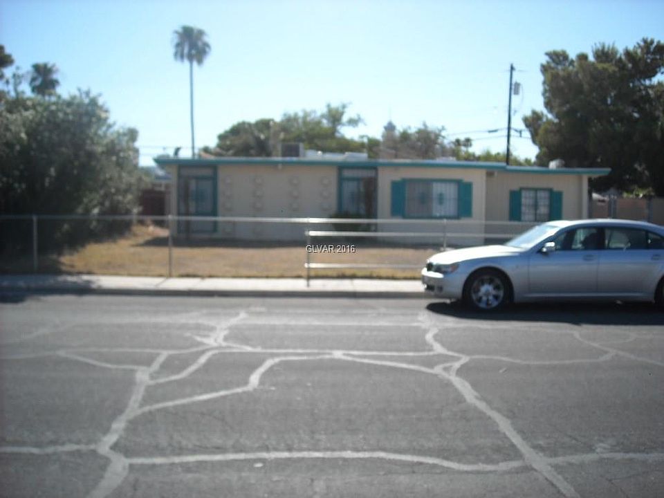 1st image of 2304 S 17th St