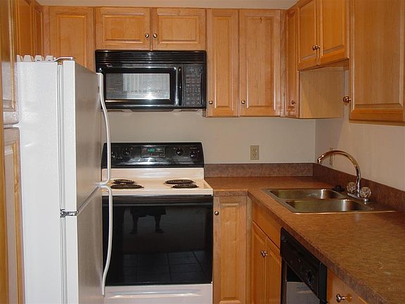 4th image of 2056 E 4th St APT 502