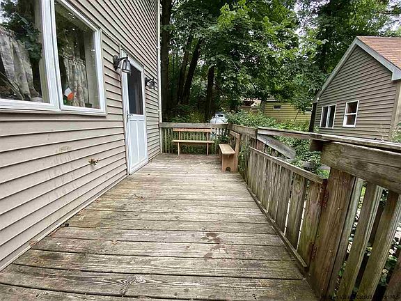 3rd image of 336 Sheldon Hill Rd