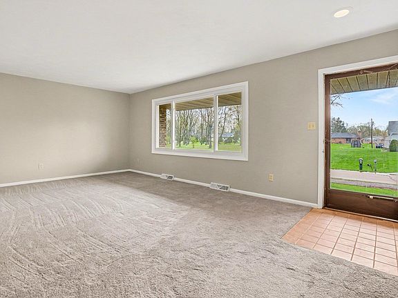 4th image of 29618 Wild Cherry Ln