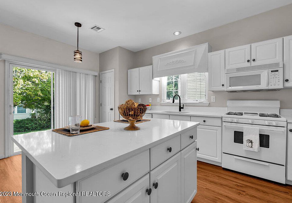 22 Turtle Creek Run, Barnegat, NJ 08005 Zillow