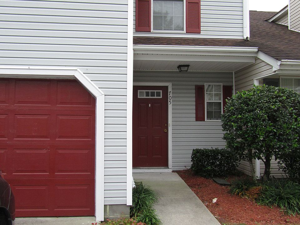 1st image of 705 Aylesbury Dr #2