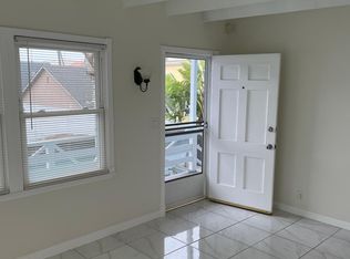 118 8th St, Seal Beach, CA 90740