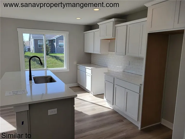 332 Marie Ave — Photo 3