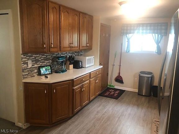4th image of 6406 Ledgebrook Dr