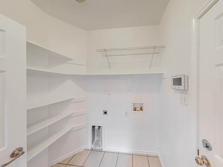 8008 Joshua Tree Ct — Photo 18
