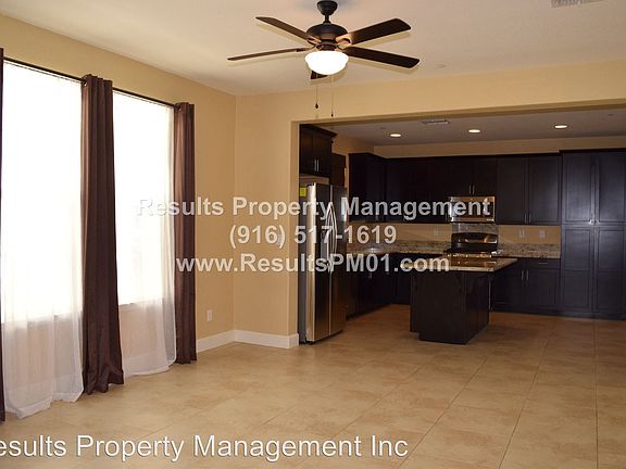 3rd image of 525 Dijon Pl