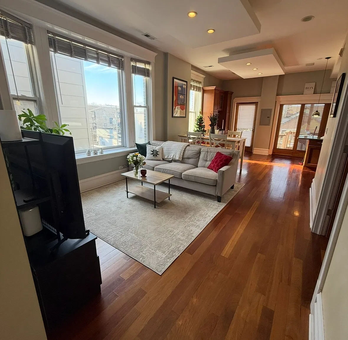 3 bed, 1850 sqft, $4,300 — Photo 2