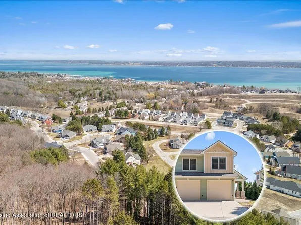 10765 Pine Bluff Dr #7-C, Traverse City, MI 49684