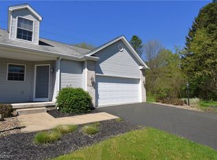 22 James Pl, Hubbard, OH