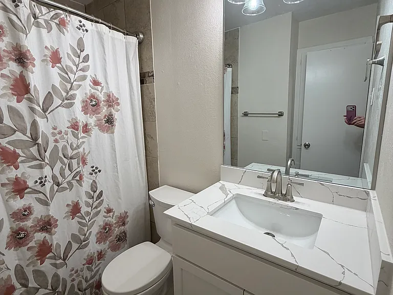 1213 Hampshire Ln #A — Photo 15