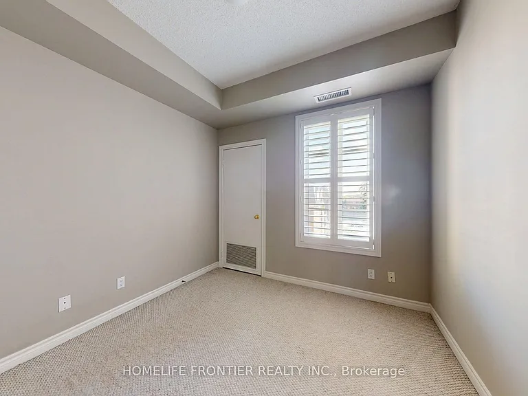 3351 Cawthra Rd #402 — Photo 12