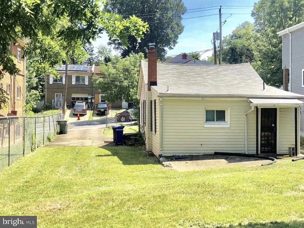 2 bed, 2.0 bath, 700 sqft, $2,000 — Photo 4